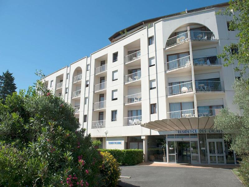 Residence Les ChÃªnes image