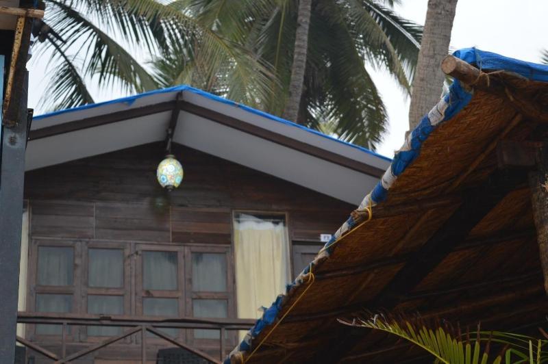 Royal Touch Beach Huts & Restaurant image