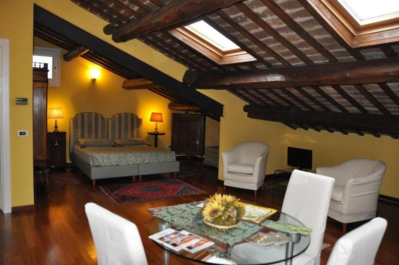 Piazza Nova Guest House image