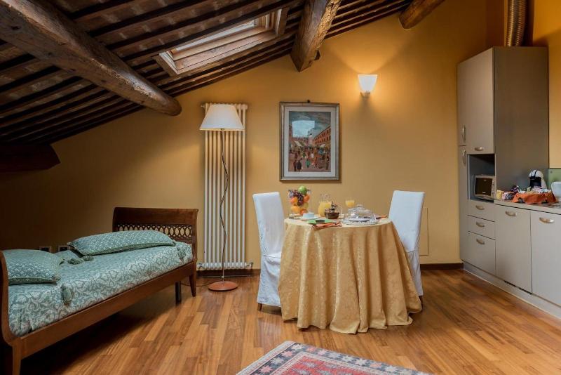 Piazza Nova Guest House image