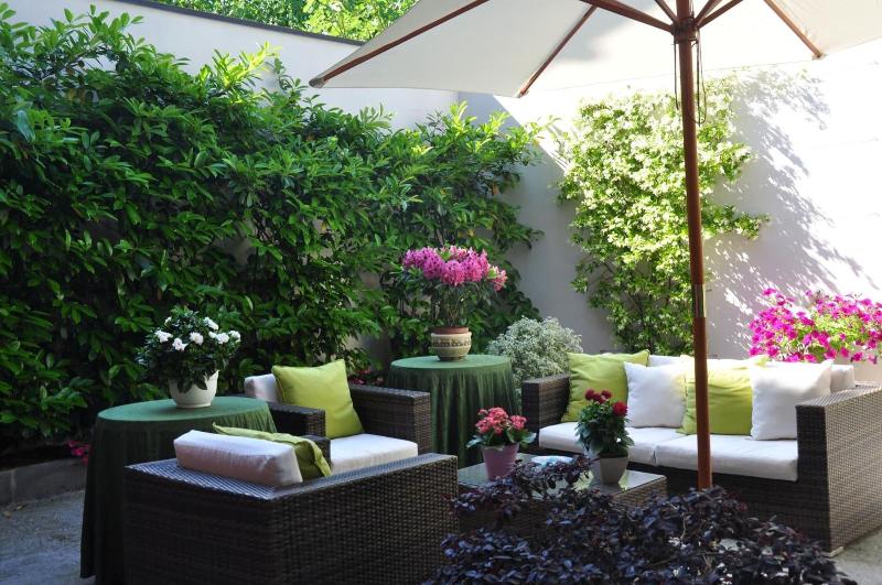 Piazza Nova Guest House image