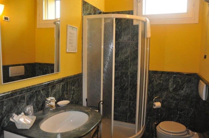 Piazza Nova Guest House image