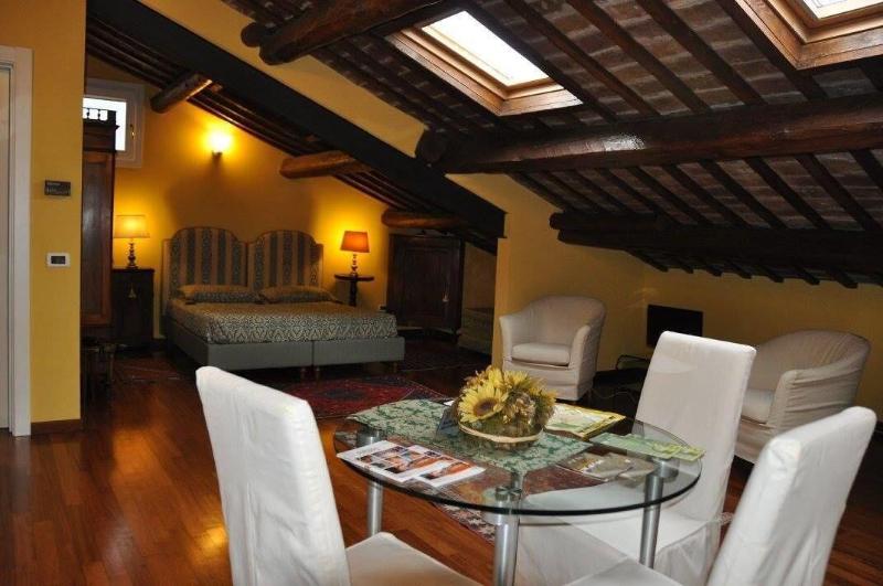 Piazza Nova Guest House image