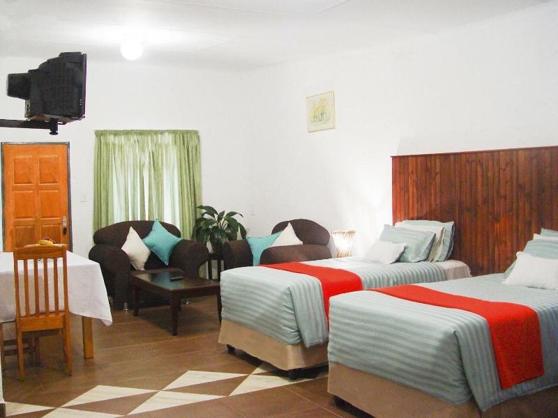 Esther's Lodge image