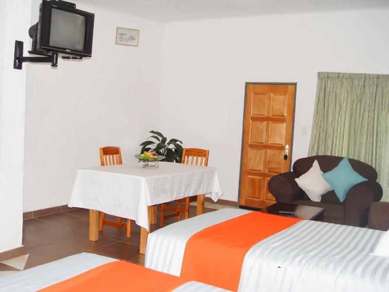 Esther's Lodge image