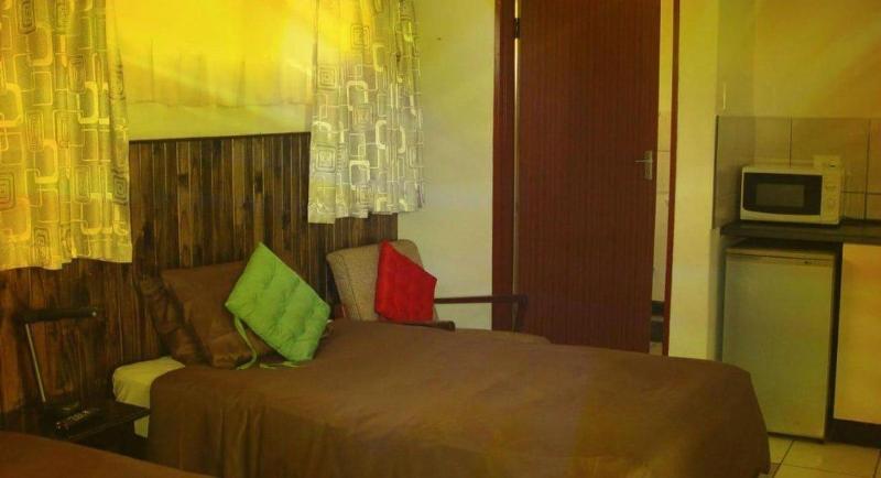 Esther's Lodge image