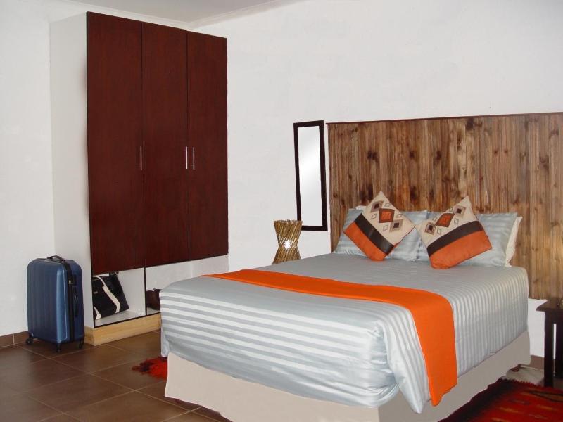 Esther's Lodge image