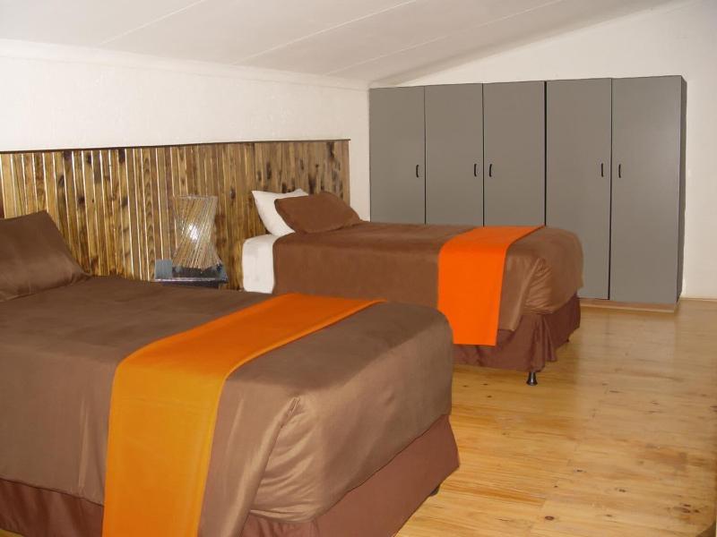 Esther's Lodge image