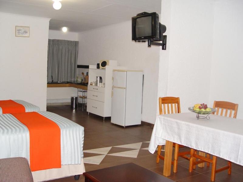 Esther's Lodge image
