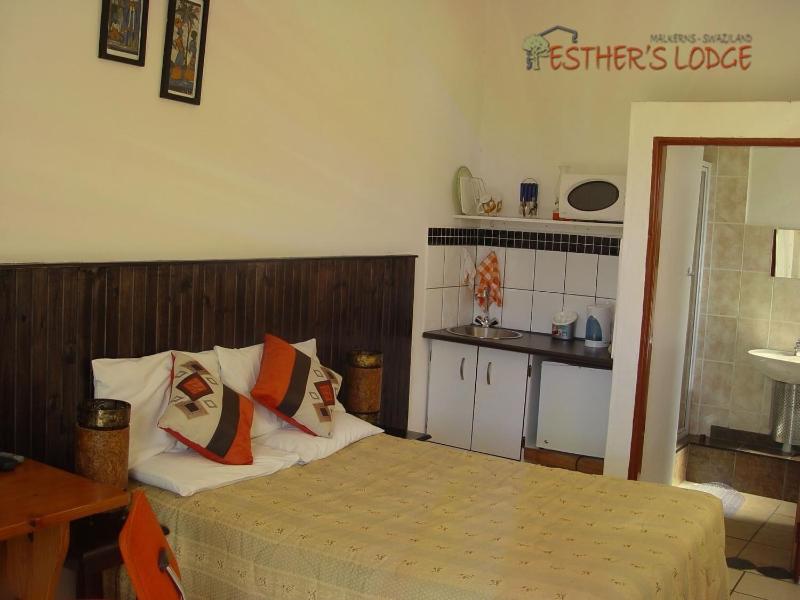 Esther's Lodge image