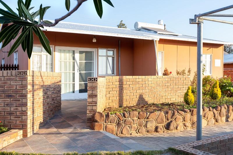 Gariep Dam SunRose Group of Guest Houses image