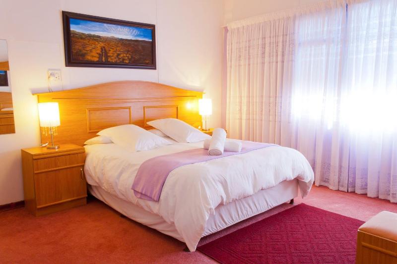 Gariep Dam SunRose Group of Guest Houses image 7