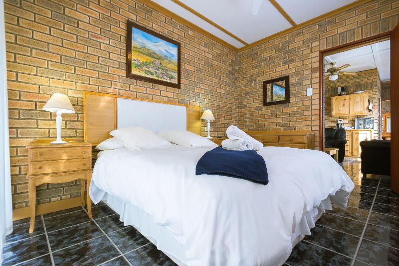 Gariep Dam SunRose Group of Guest Houses image 2