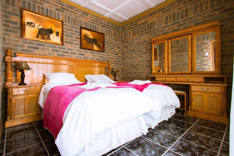 Gariep Dam SunRose Group of Guest Houses image