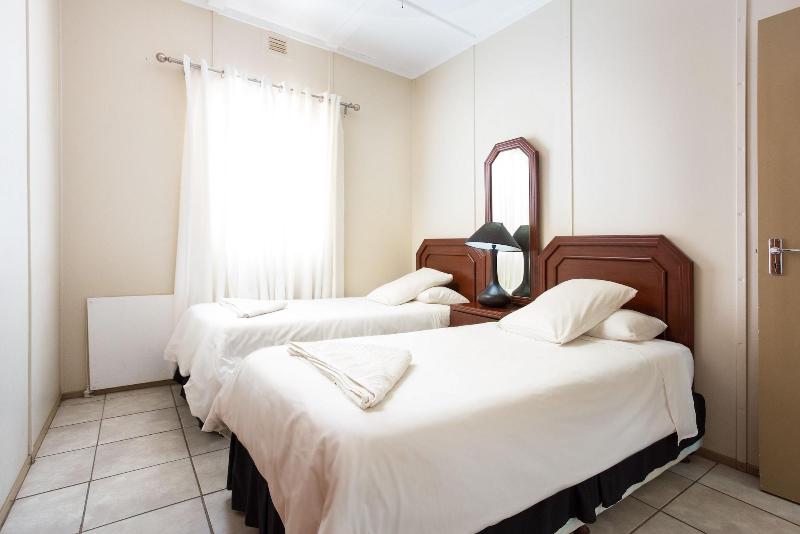 Gariep Dam SunRose Group of Guest Houses image