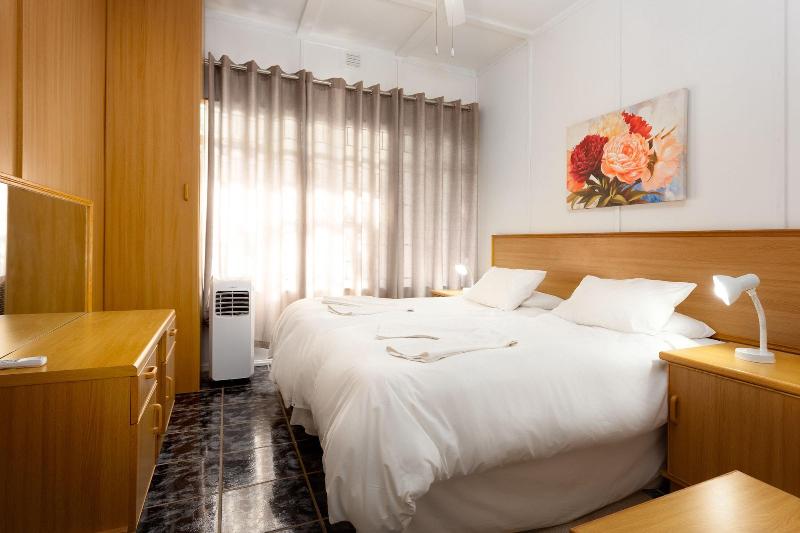 Gariep Dam SunRose Group of Guest Houses image