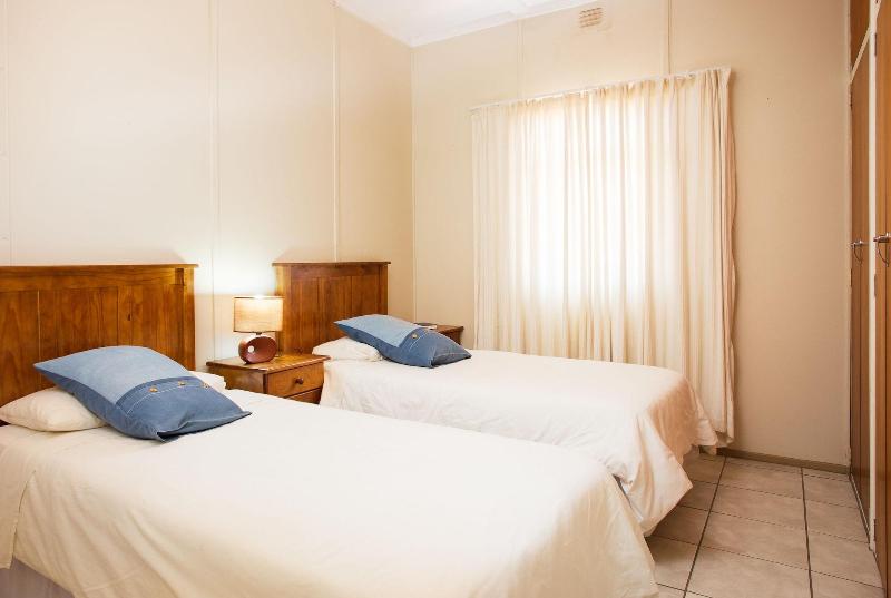 Gariep Dam SunRose Group of Guest Houses image