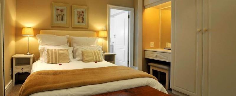 MontMartre Chalets and Guest House image