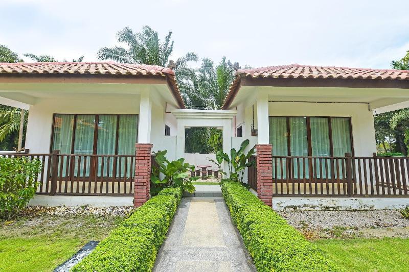 OYO Home 90332 Jentayu Homestay Pontian image