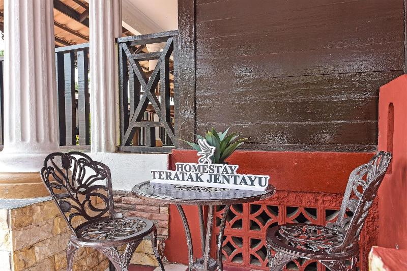 OYO Home 90332 Jentayu Homestay Pontian image