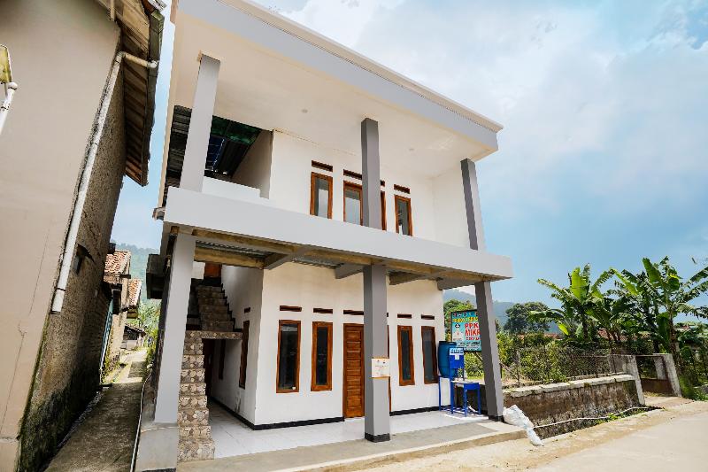 OYO 91008 TourismDesaCibodasBabakanGentong1Syariah