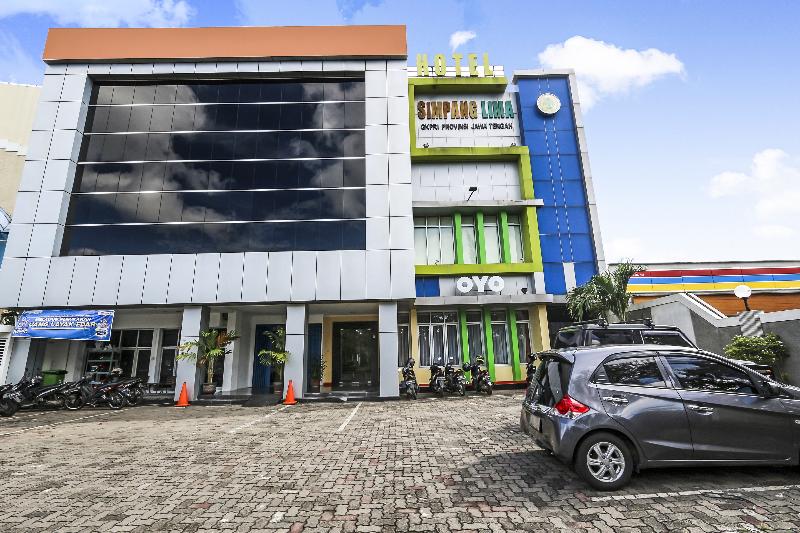 91036 Hotel Simpang Lima Gkpri image