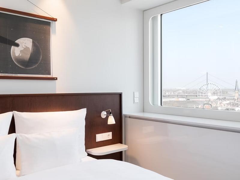Ruby Luna Hotel Dusseldorf by IHG image