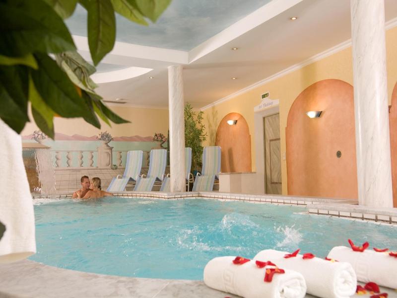 Grafliches Hotel Alte Post image