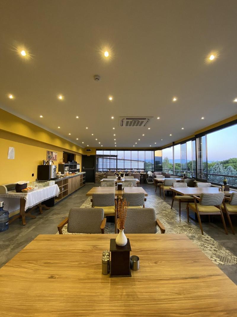 Roy Otel AkÃ§ay image