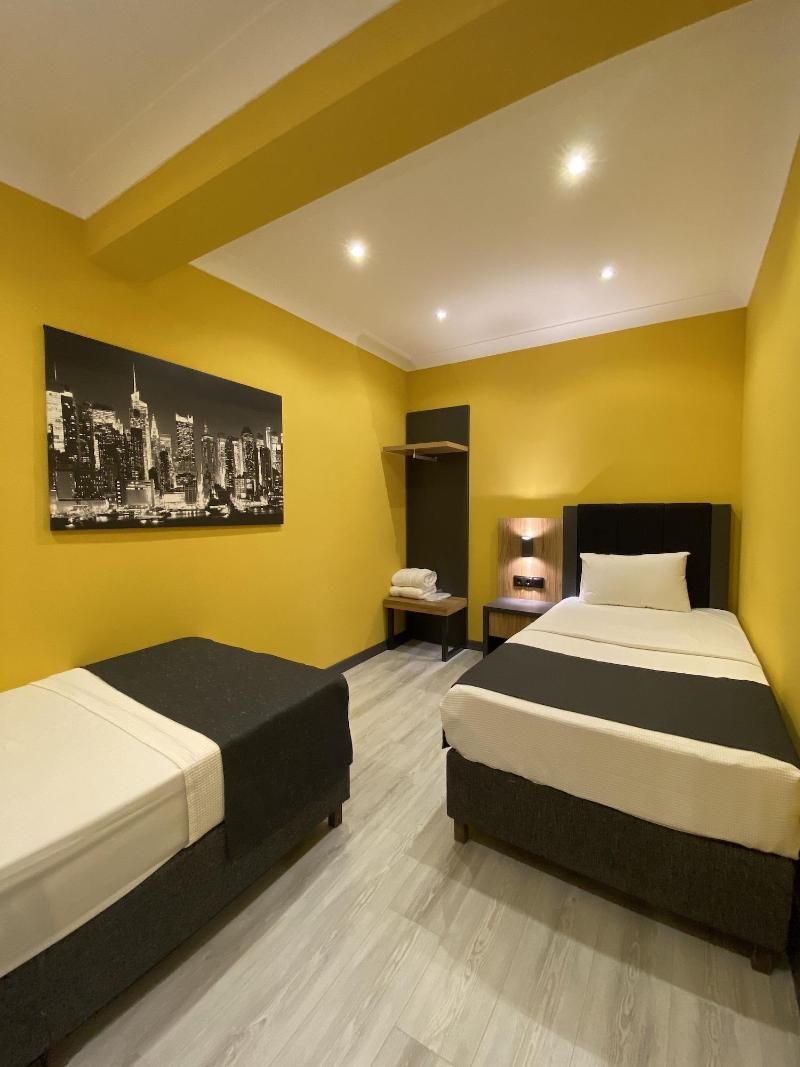 Roy Otel AkÃ§ay image