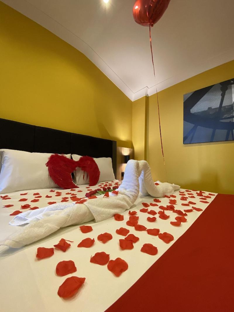 Roy Otel AkÃ§ay image