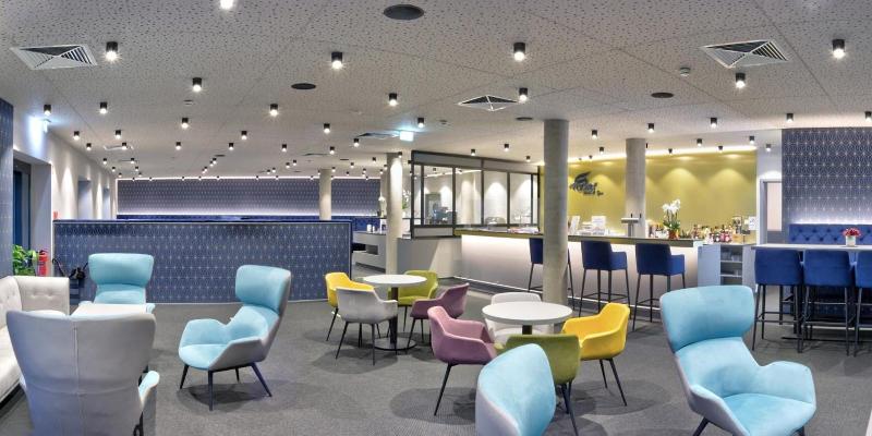 Lobby & Reception