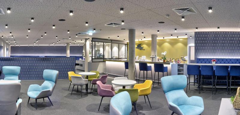 Lobby & Reception