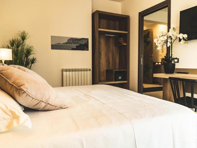 Hotel Pontemare image