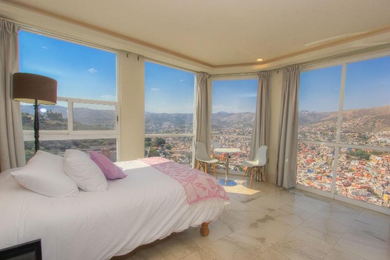La Vista Hotel image