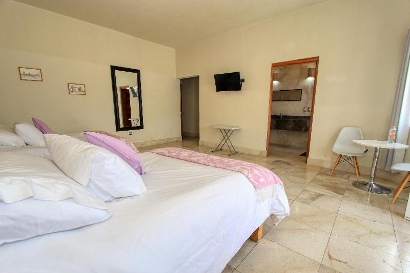 La Vista Hotel image