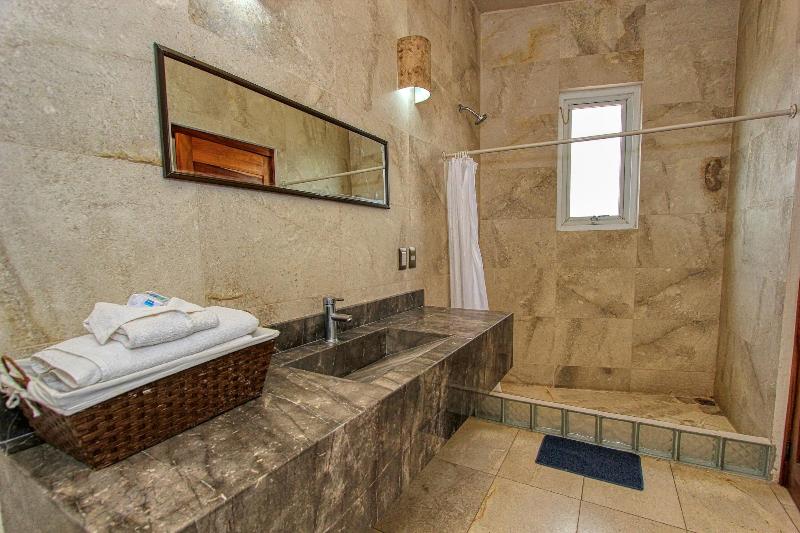 La Vista Hotel image