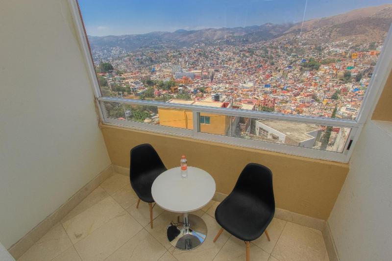 La Vista Hotel image