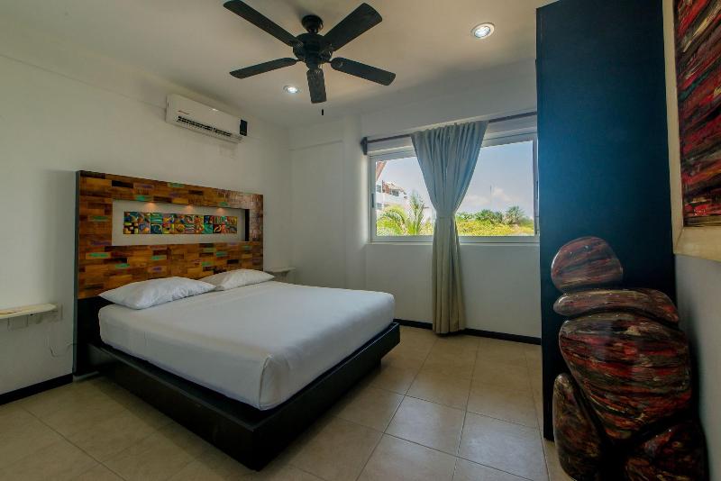 Condo Portofino — main photo