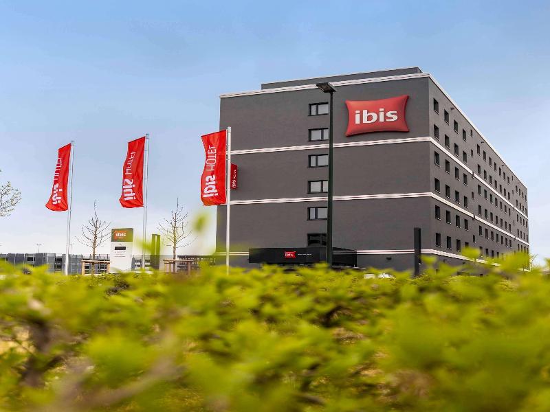 ibis Duesseldorf Airport image