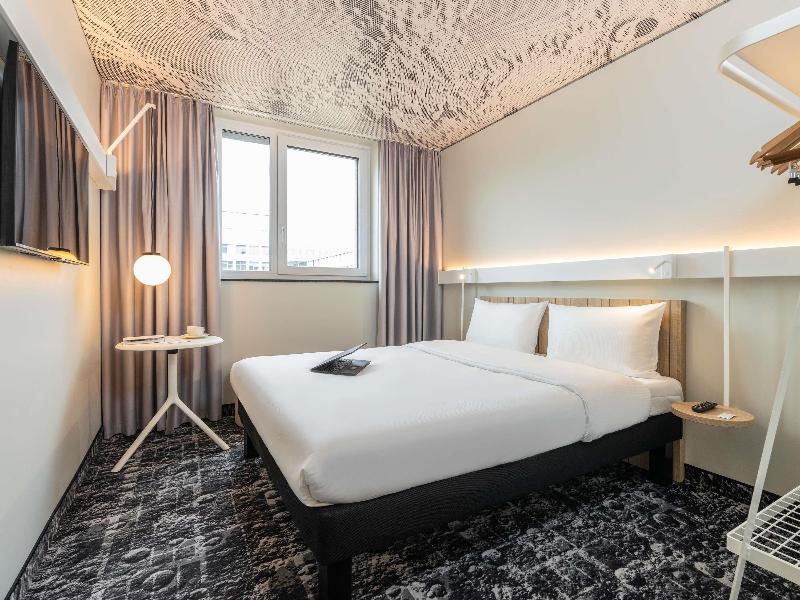 ibis Duesseldorf Airport image