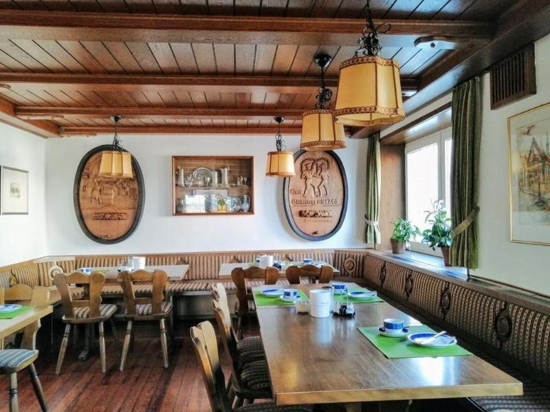 GrÃ¼ner Baum image