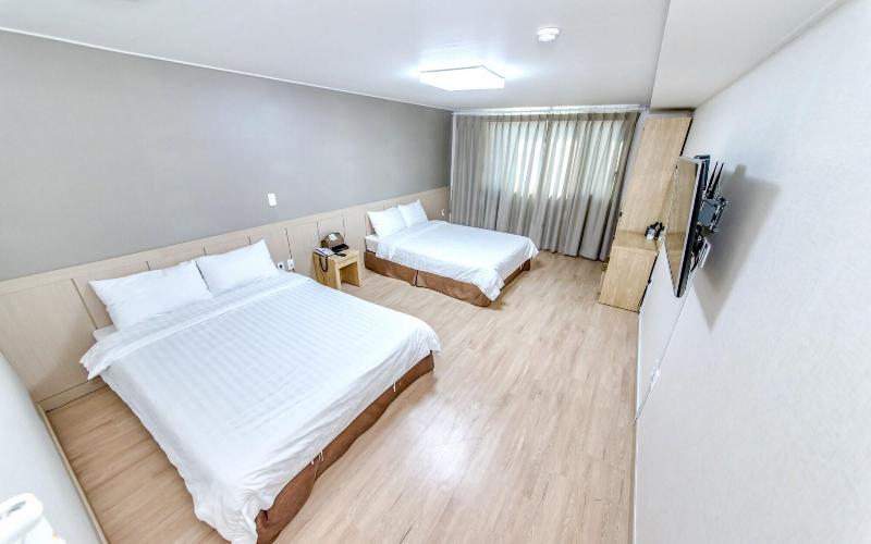 Seogwipo Jay Hill and City Hotel image