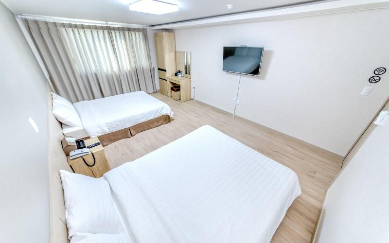Seogwipo Jay Hill and City Hotel image