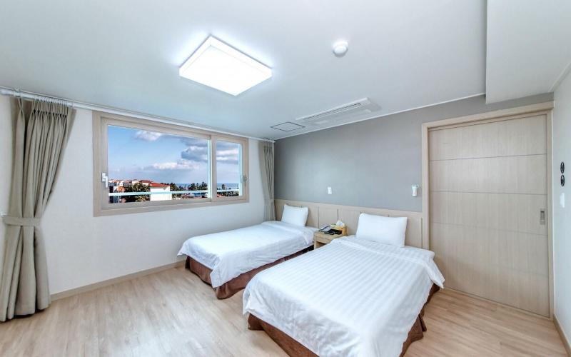Seogwipo Jay Hill and City Hotel image