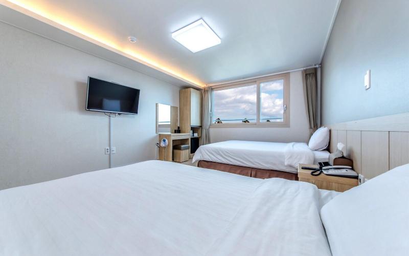 Seogwipo Jay Hill and City Hotel image