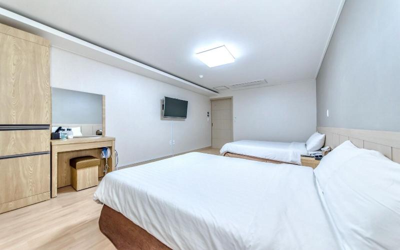 Seogwipo Jay Hill and City Hotel image