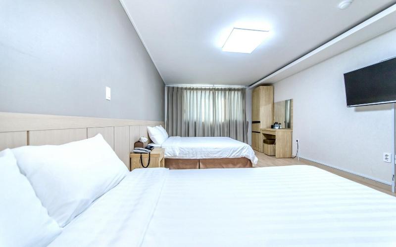 Seogwipo Jay Hill and City Hotel image