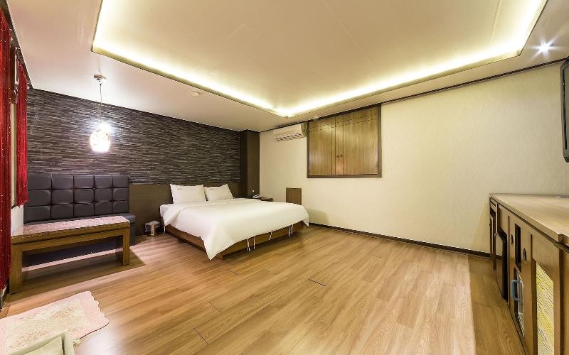 Dongsuwon Gallery image