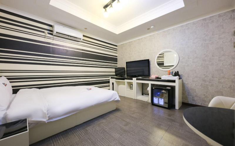 Gyeryong Stars Self Check-in Motel image